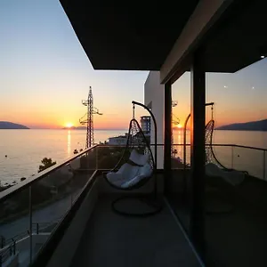 Sunny Hill Aparthotel Radhimë