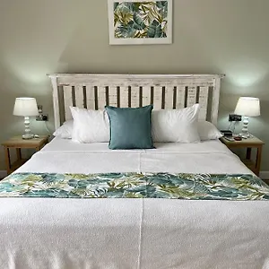 Bed & Breakfast The Runway, Pointe La Rue